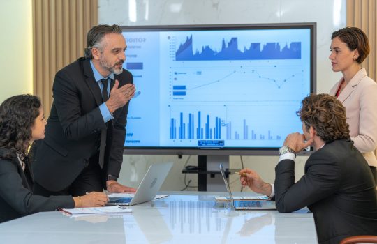 Entscheider in der Diskussion über ITIL
